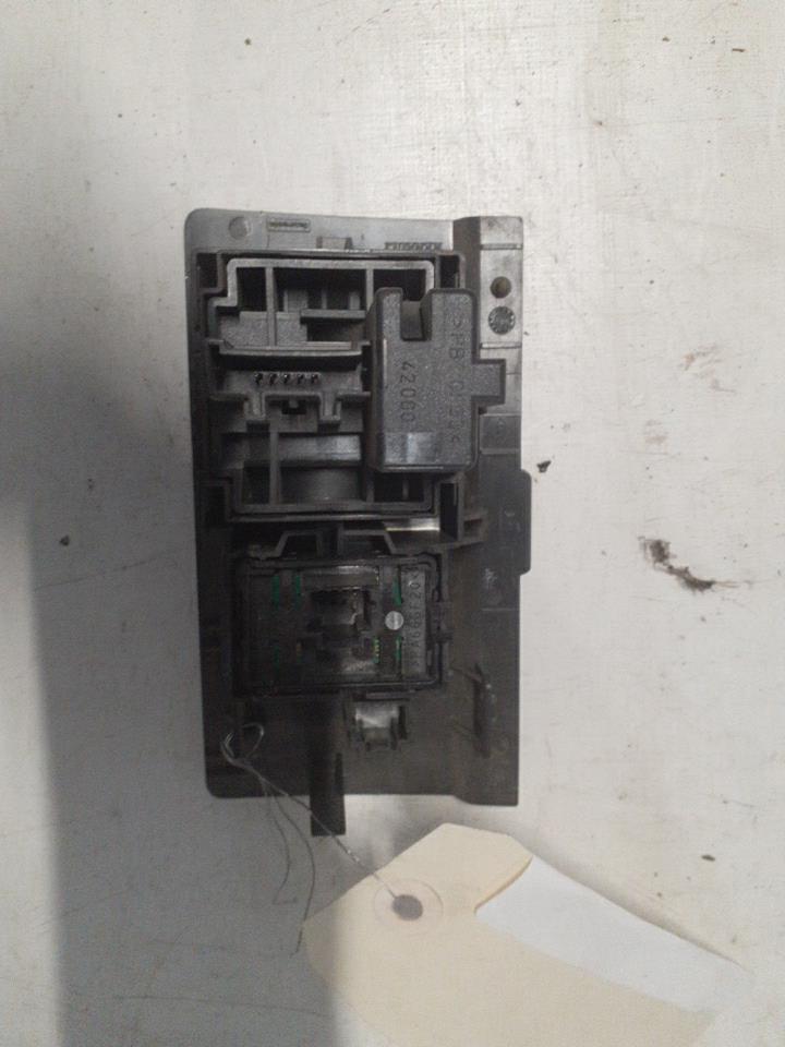 Bouton/Interrupteur RENAULT LAGUNA 3 PHASE 2 Diesel - 1