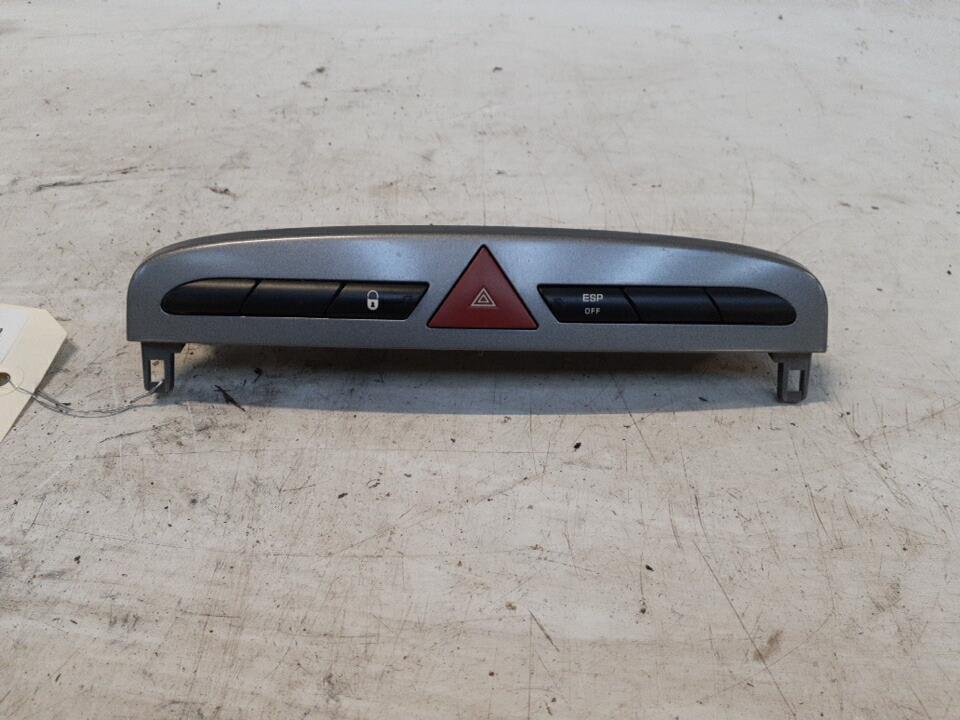 Interruttore luci emergenza PEUGEOT 308 1 SW PHASE 1 BREAK Diésel - 1
