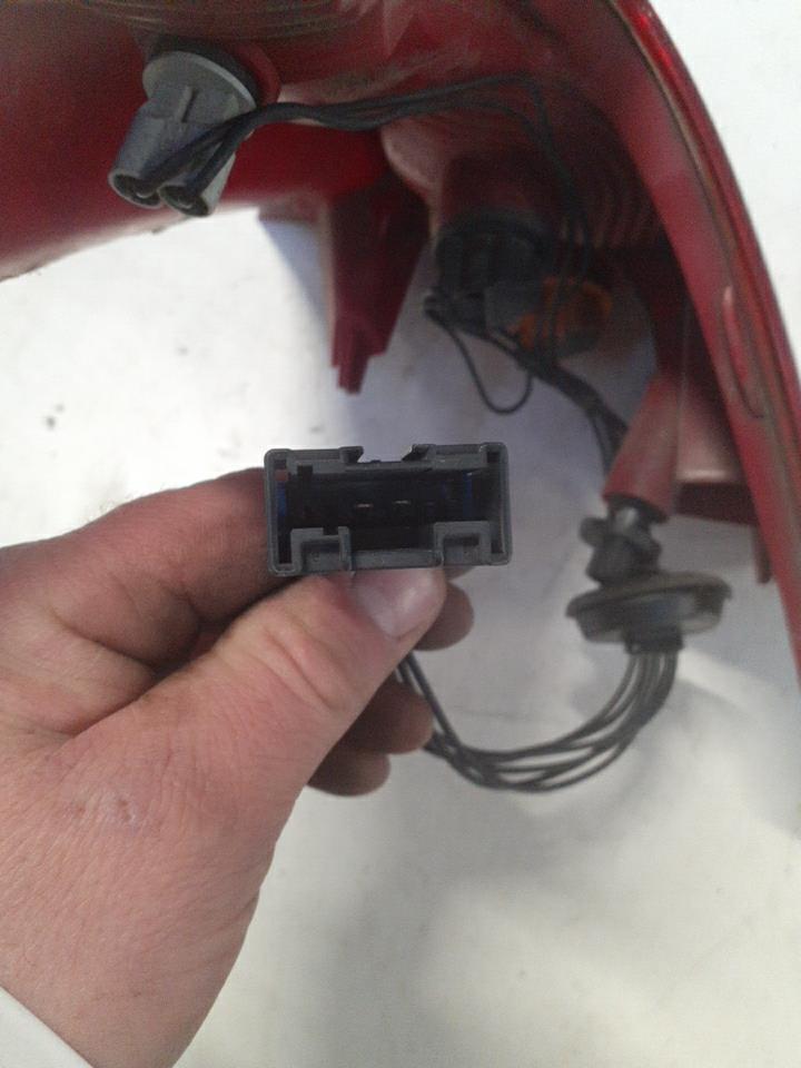 Fanale posteriore principale sinistro (luci) CITROEN C4 1 PHASE 2 Diésel - 1