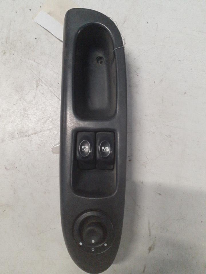 Interruptor de elevalunas RENAULT CLIO 2 PHASE 1 Diésel - 1