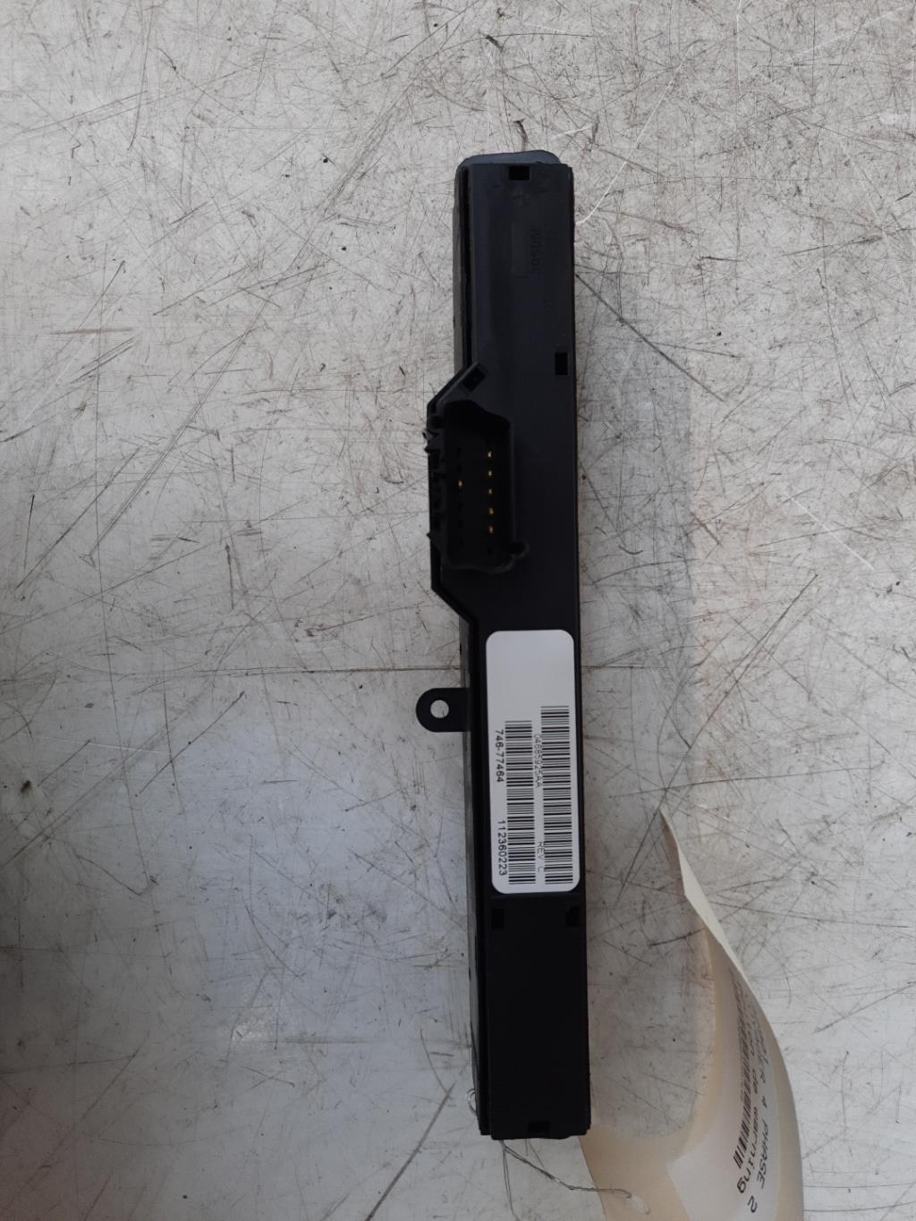 Bouton de warning CHRYSLER VOYAGER 4 PHASE 2 Diesel - 1