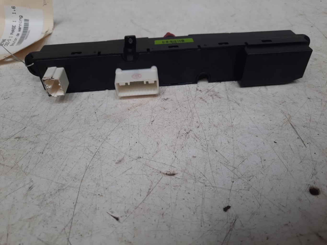 Bouton de warning KIA CEE-D 1 PHASE 1 Diesel - 1
