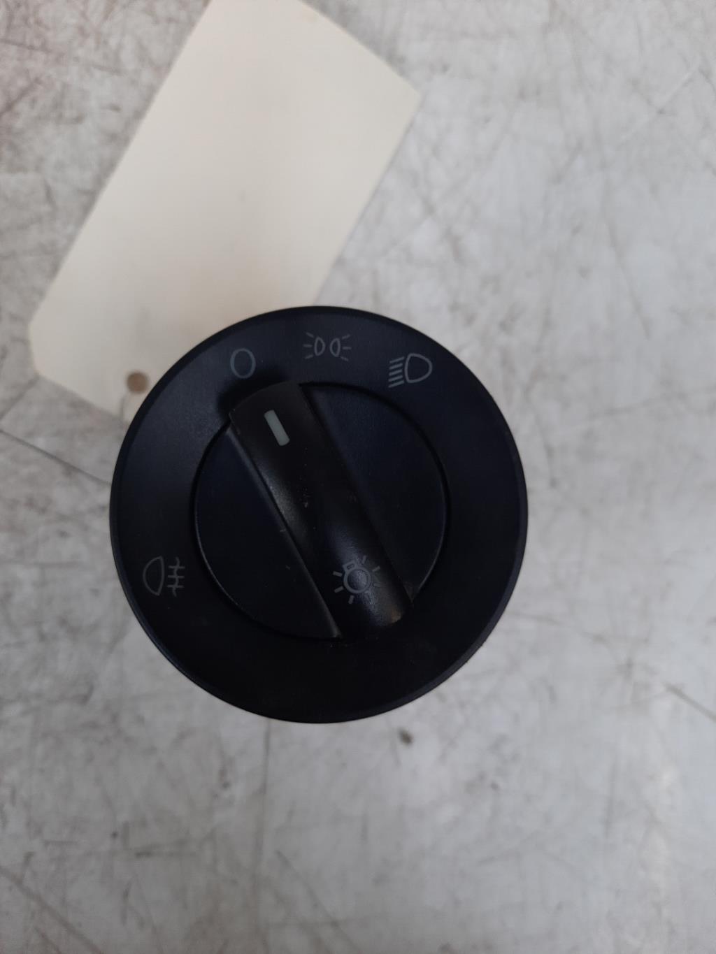 Commande de phare VOLKSWAGEN POLO 4 PHASE 2 Diesel - 1