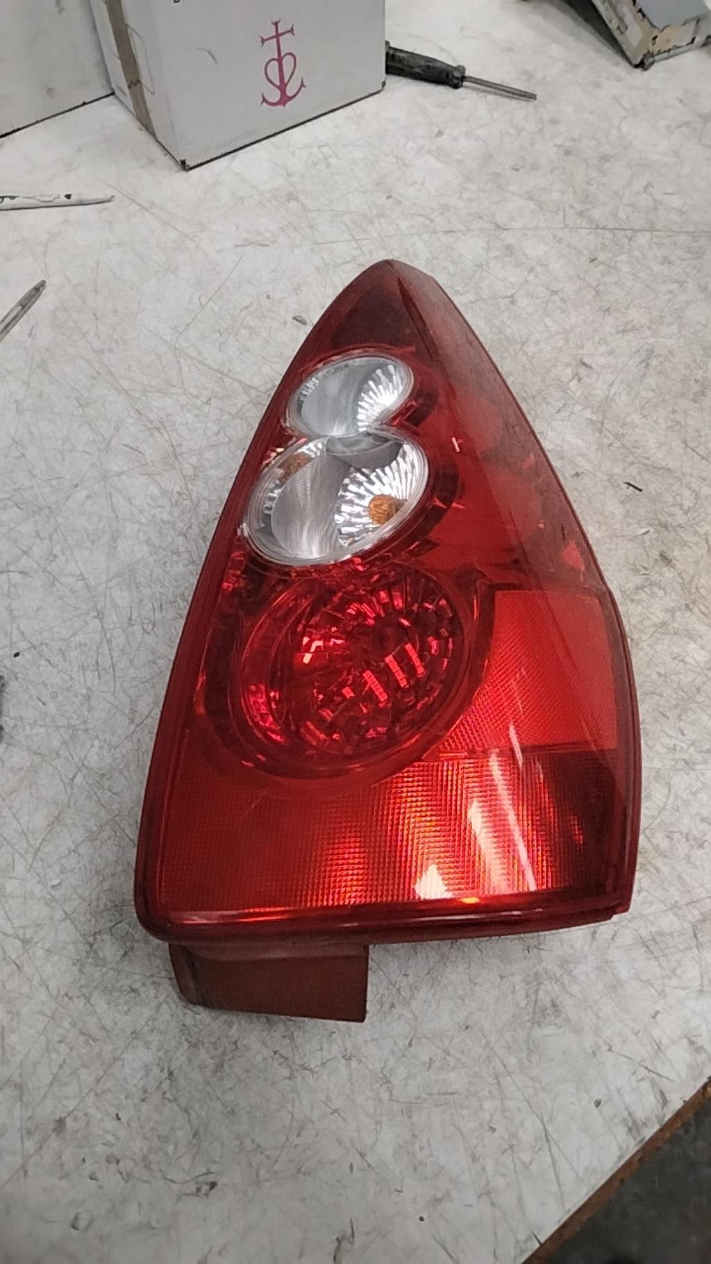 Fanale posteriore principale destro (luci) MAZDA 5 1 PHASE 1 Diésel - 1