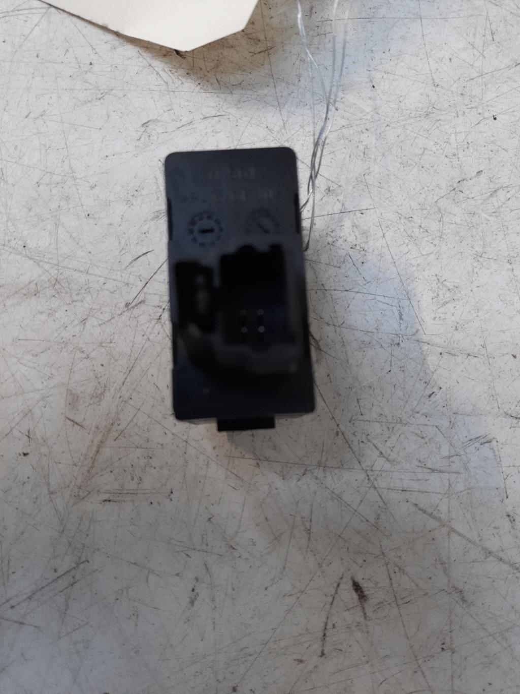 Interruttore lavacristalli posteriore sinistro PEUGEOT 407 Diésel - 1