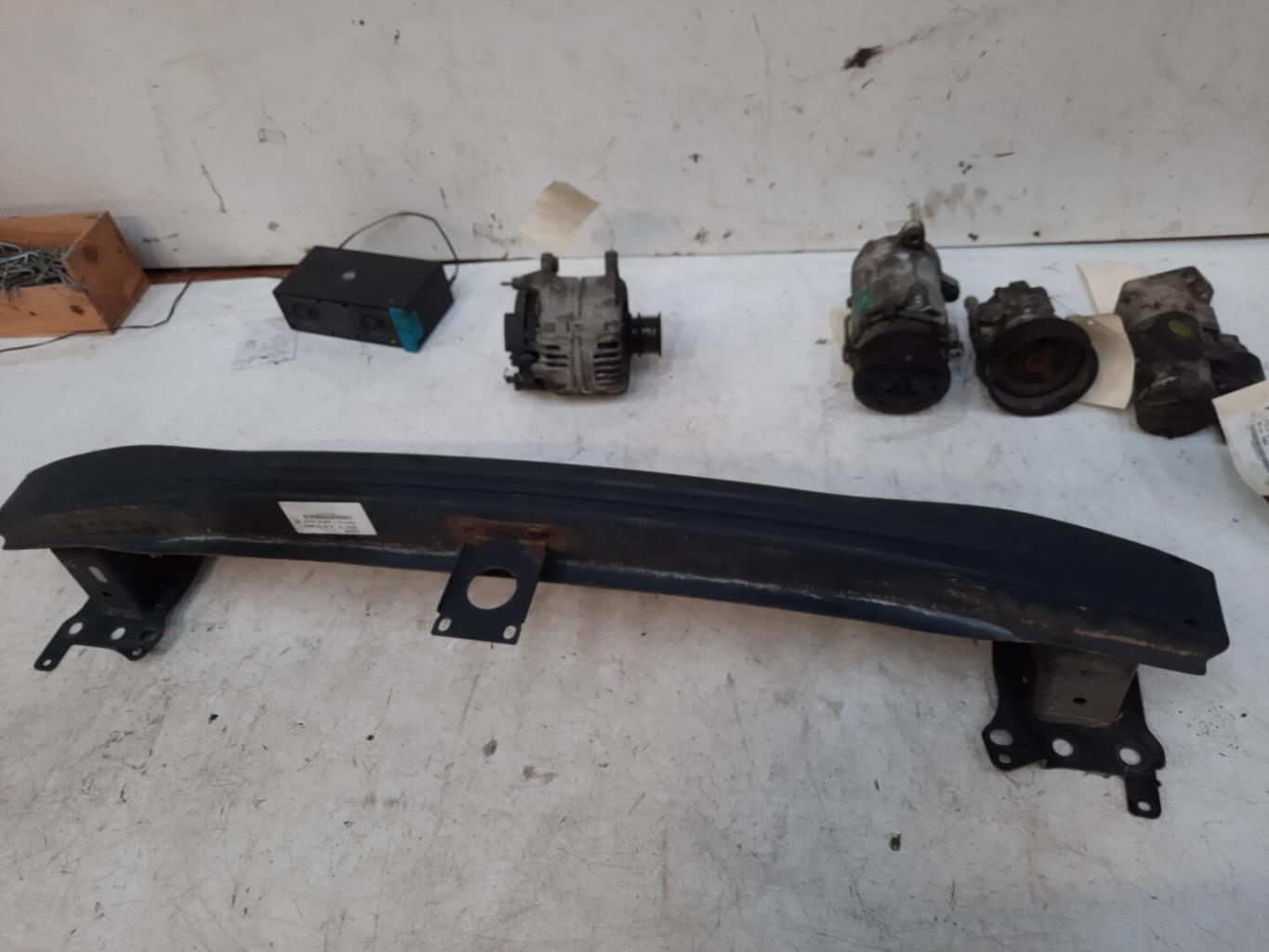 Traversa rinforzo paraurti anteriore VOLKSWAGEN GOLF 5 Diésel - 1