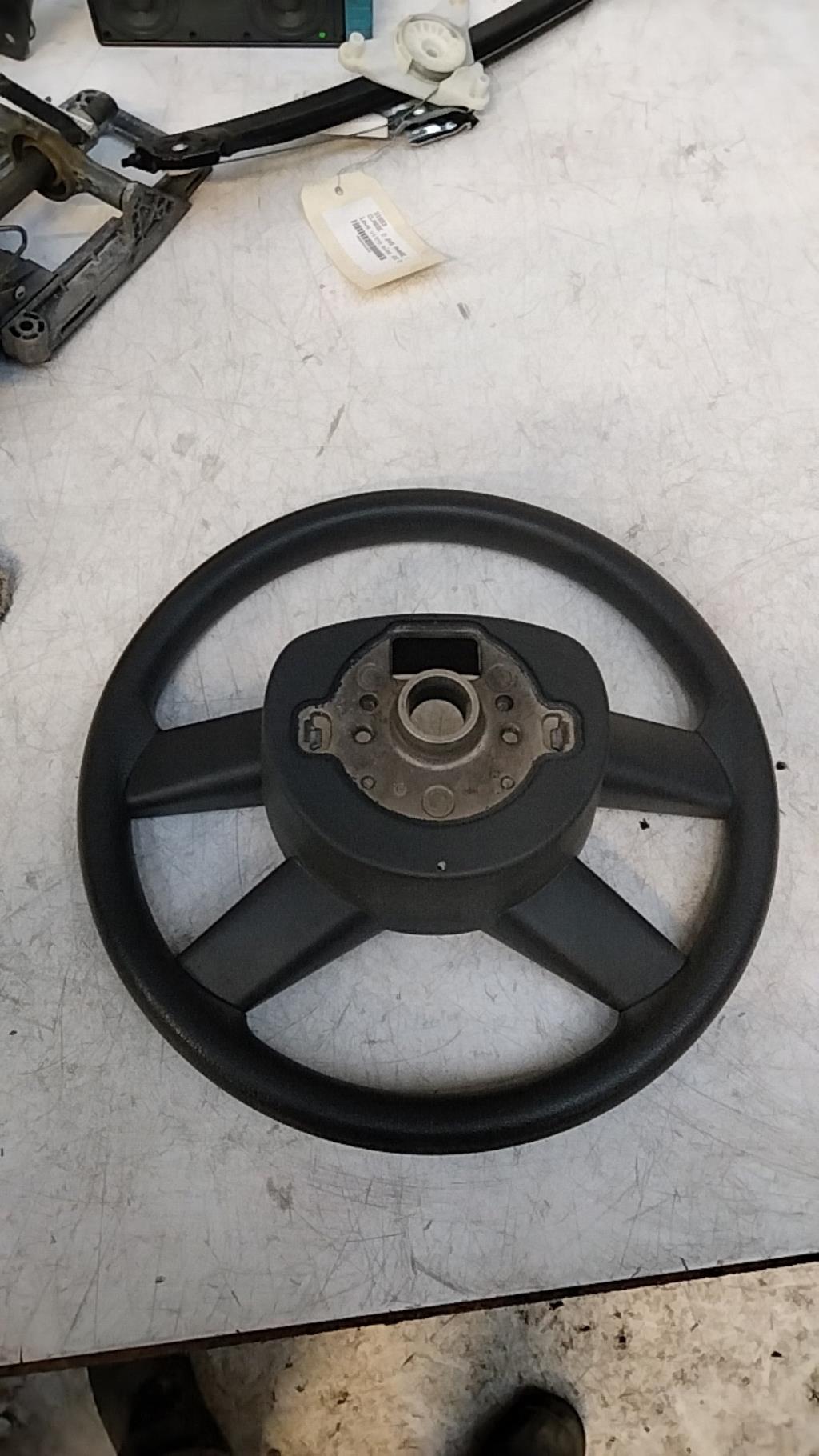 Volant VOLKSWAGEN GOLF 5 Diesel - 1