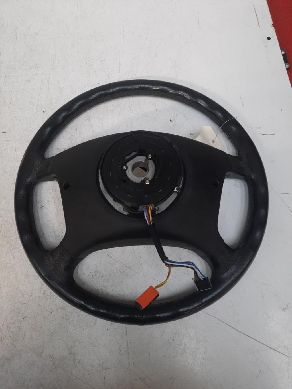 Volant BMW SERIE 7 E38 Essence - 1