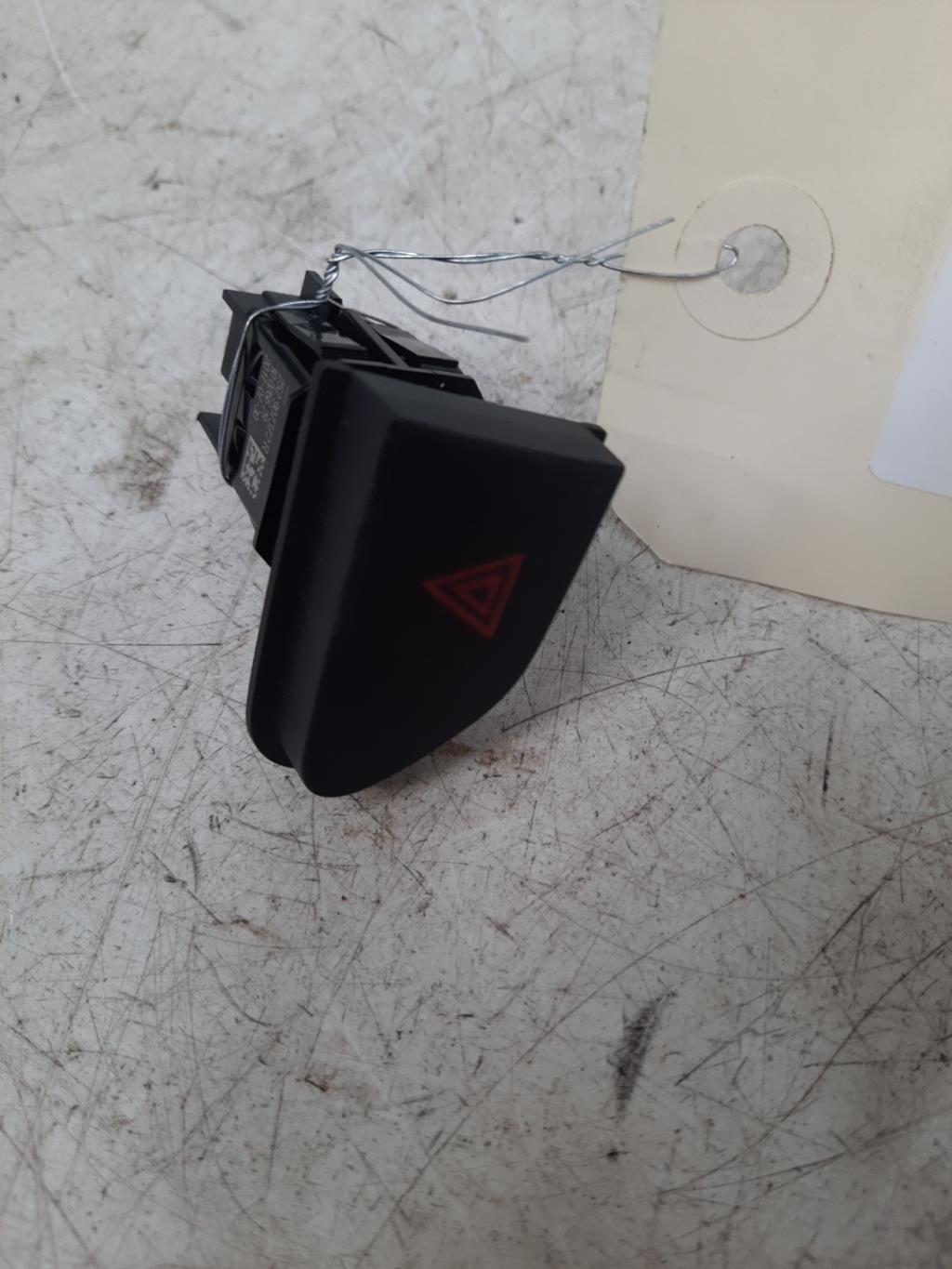 Bouton de warning RENAULT ZOE 1 Electricité - 1