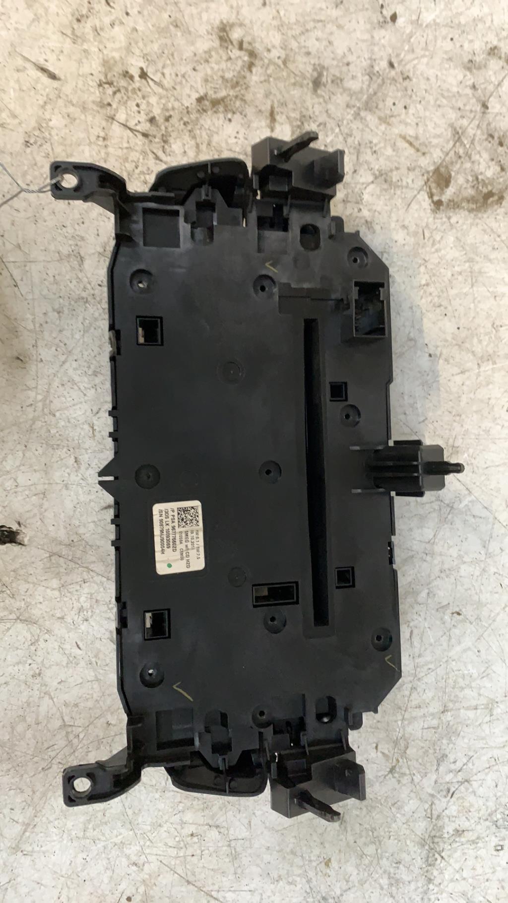 Bouton de warning PEUGEOT 308 2 PHASE 1 Diesel - 1