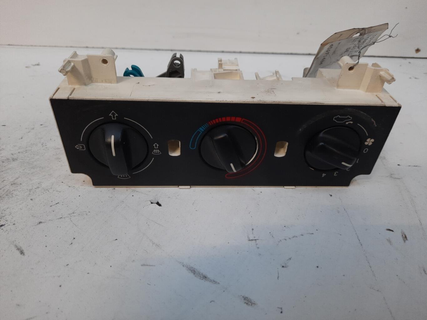 Commande chauffage PEUGEOT 306 PHASE 2  - 1