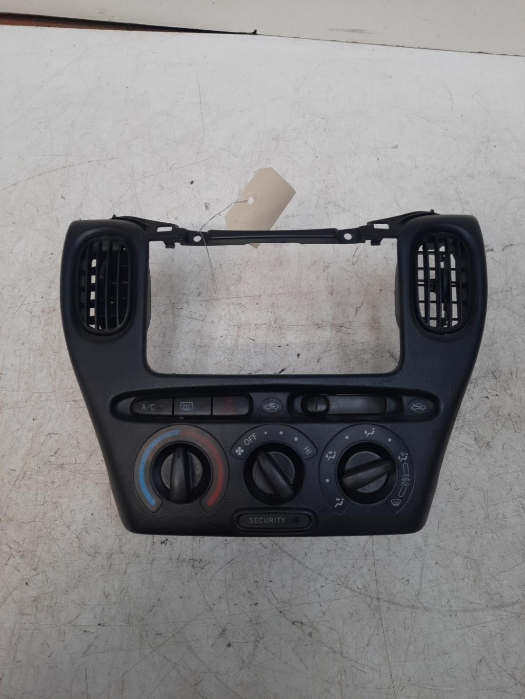 Commande chauffage TOYOTA YARIS VERSO PHASE 1 Essence - 1