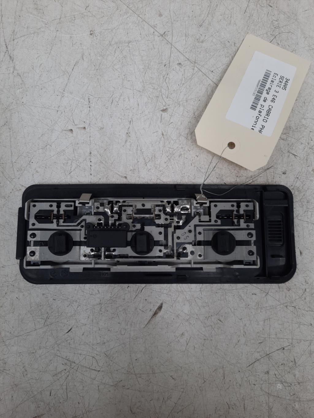 Eclairage de plafonnier BMW SERIE 3 E46 CABRIO PHASE 1 Essence - 1