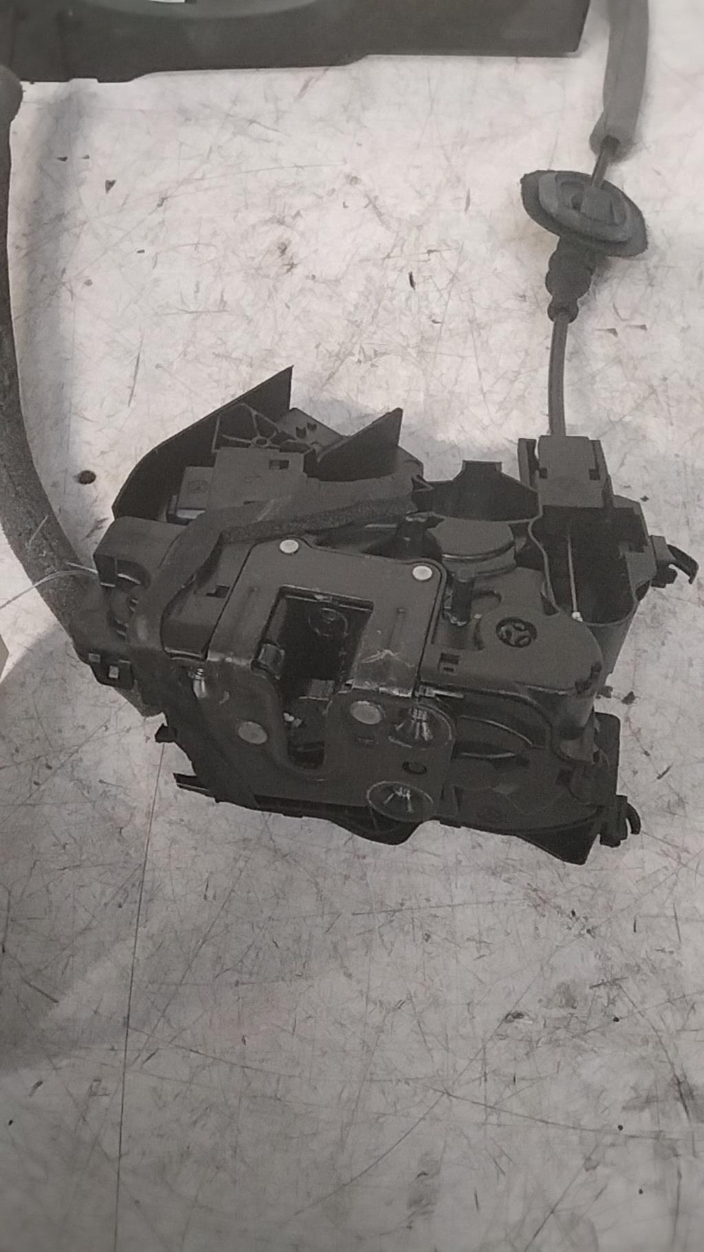 Chiusura centralizzata posteriore sinistra RENAULT MEGANE 4 PHASE 1 Diésel - 1
