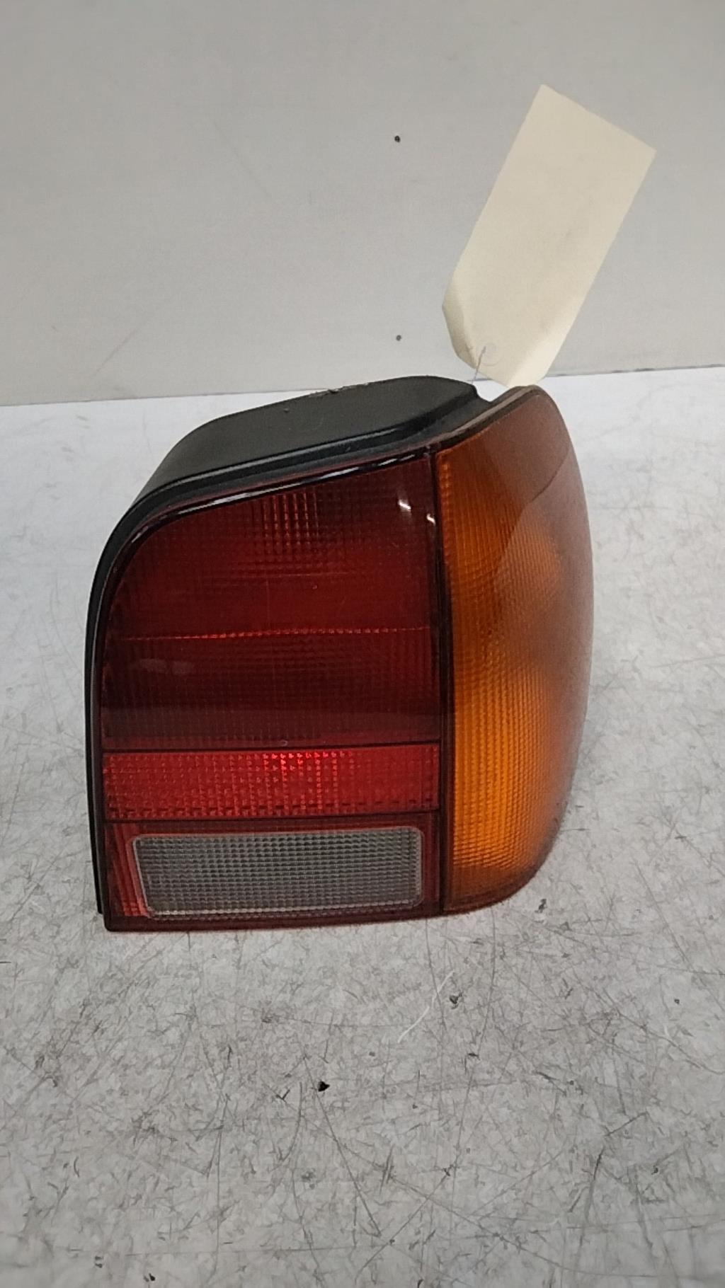 Fanale posteriore principale destro (luci) VOLKSWAGEN POLO 3 PHASE 1 Gasolina - 1