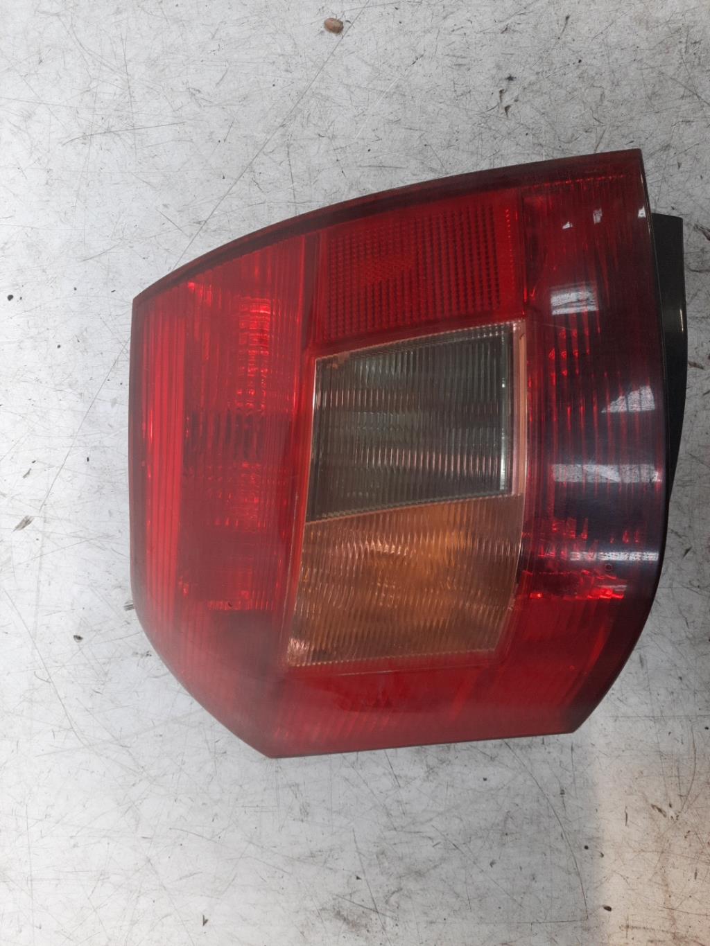 Fanale posteriore principale destro (luci) TOYOTA COROLLA 10 PHASE 1 Diésel - 1