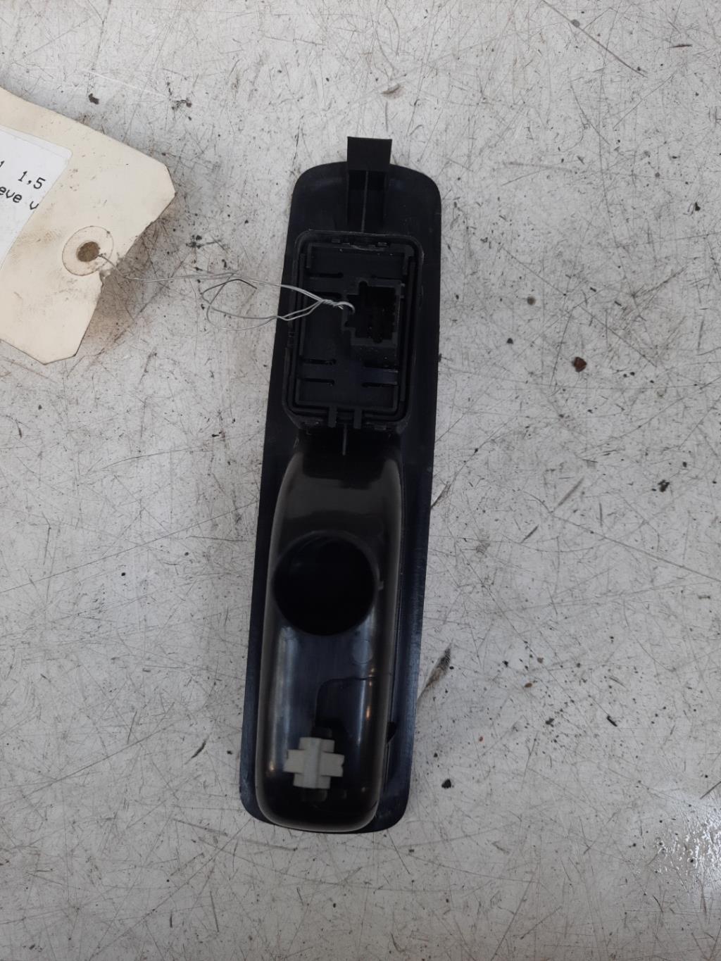 Interruttore lavacristalli posteriore sinistro RENAULT MEGANE 3 PHASE 1 Diésel - 1