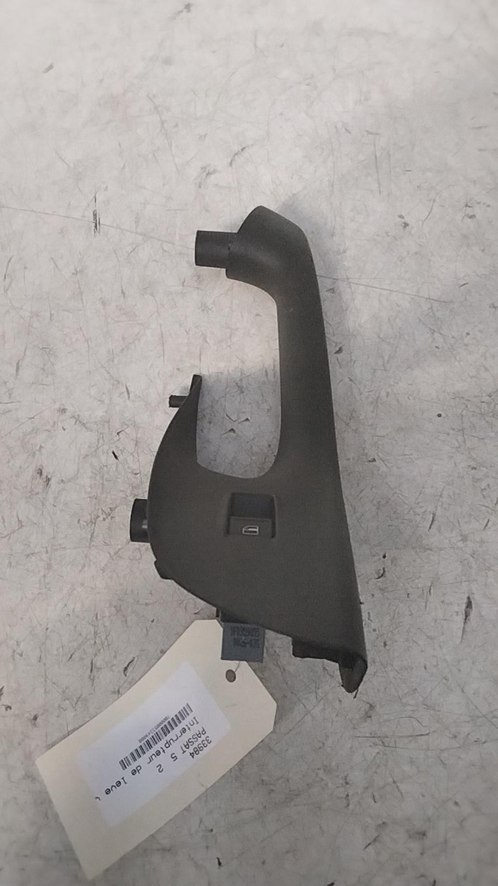 Interruttore lavacristalli posteriore sinistro VOLKSWAGEN PASSAT 5  - 1