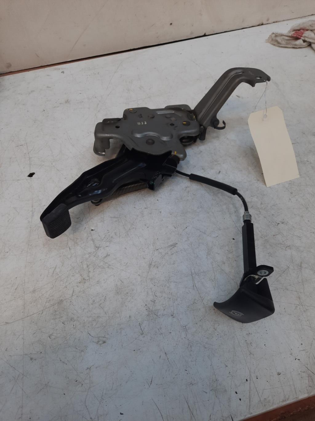 Levier frein à main KIA CARENS 3 Diesel - 1