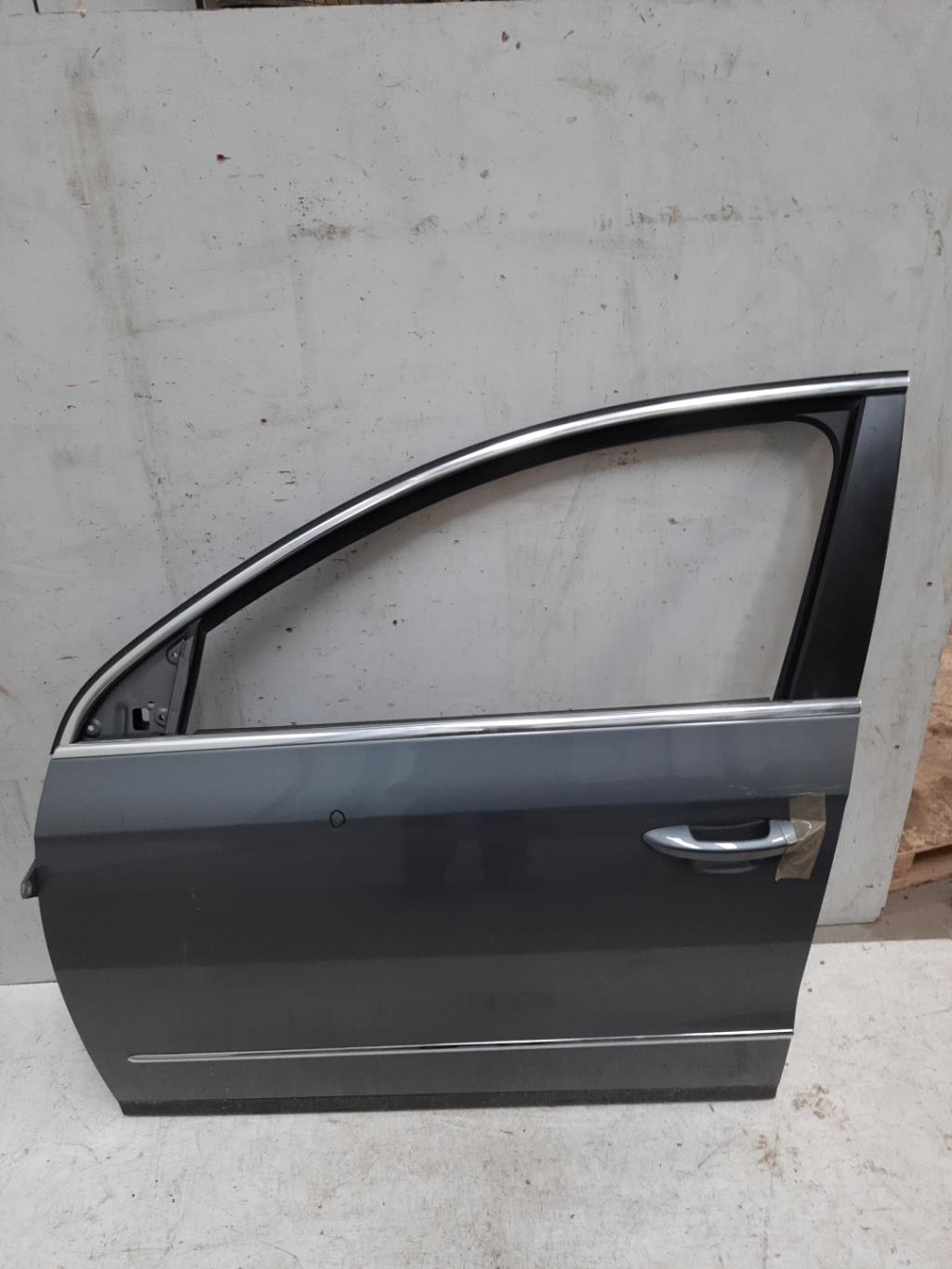Portiera anteriore sinistra VOLKSWAGEN PASSAT 5  - 1