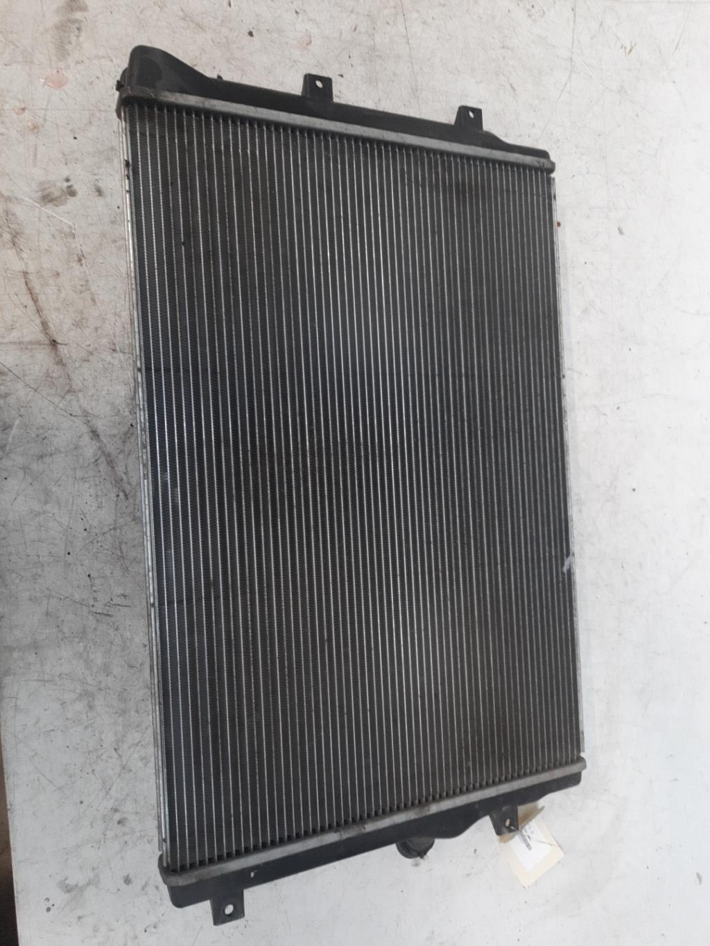 Radiateur eau VOLKSWAGEN PASSAT 5  - 1