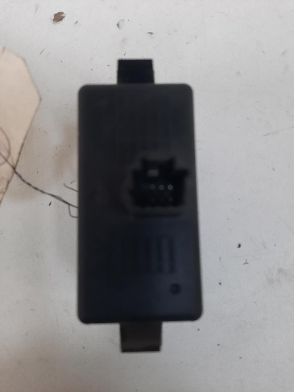 Bouton de warning RENAULT KANGOO 2 PHASE 1 Diesel - 1