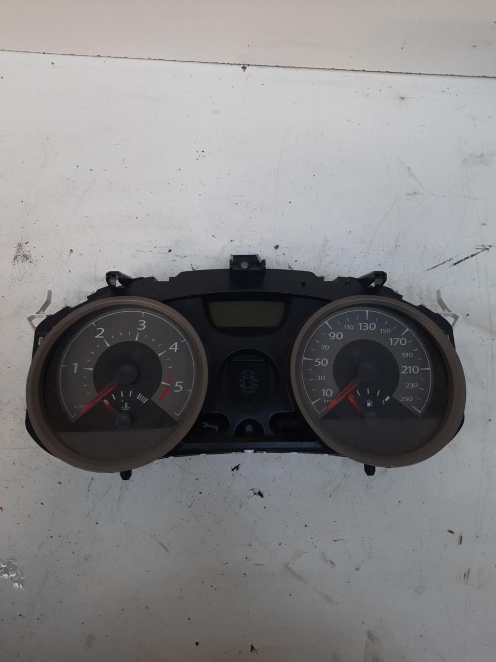 Compteur RENAULT MEGANE 2 PHASE 2 BREAK  - 1
