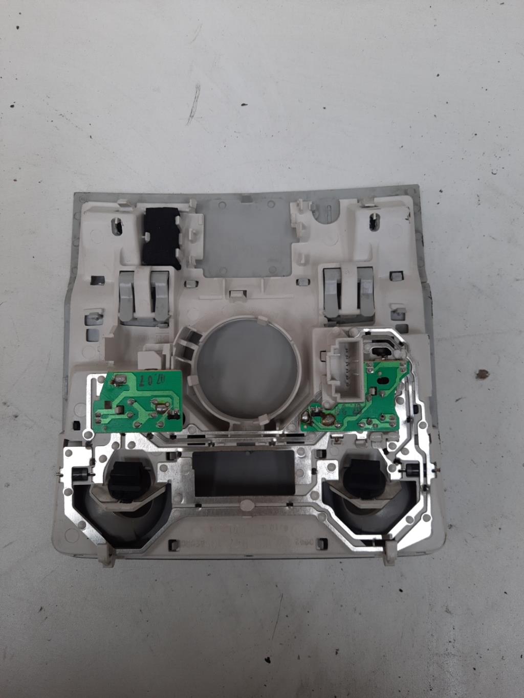Eclairage de plafonnier VOLKSWAGEN GOLF 6  - 1