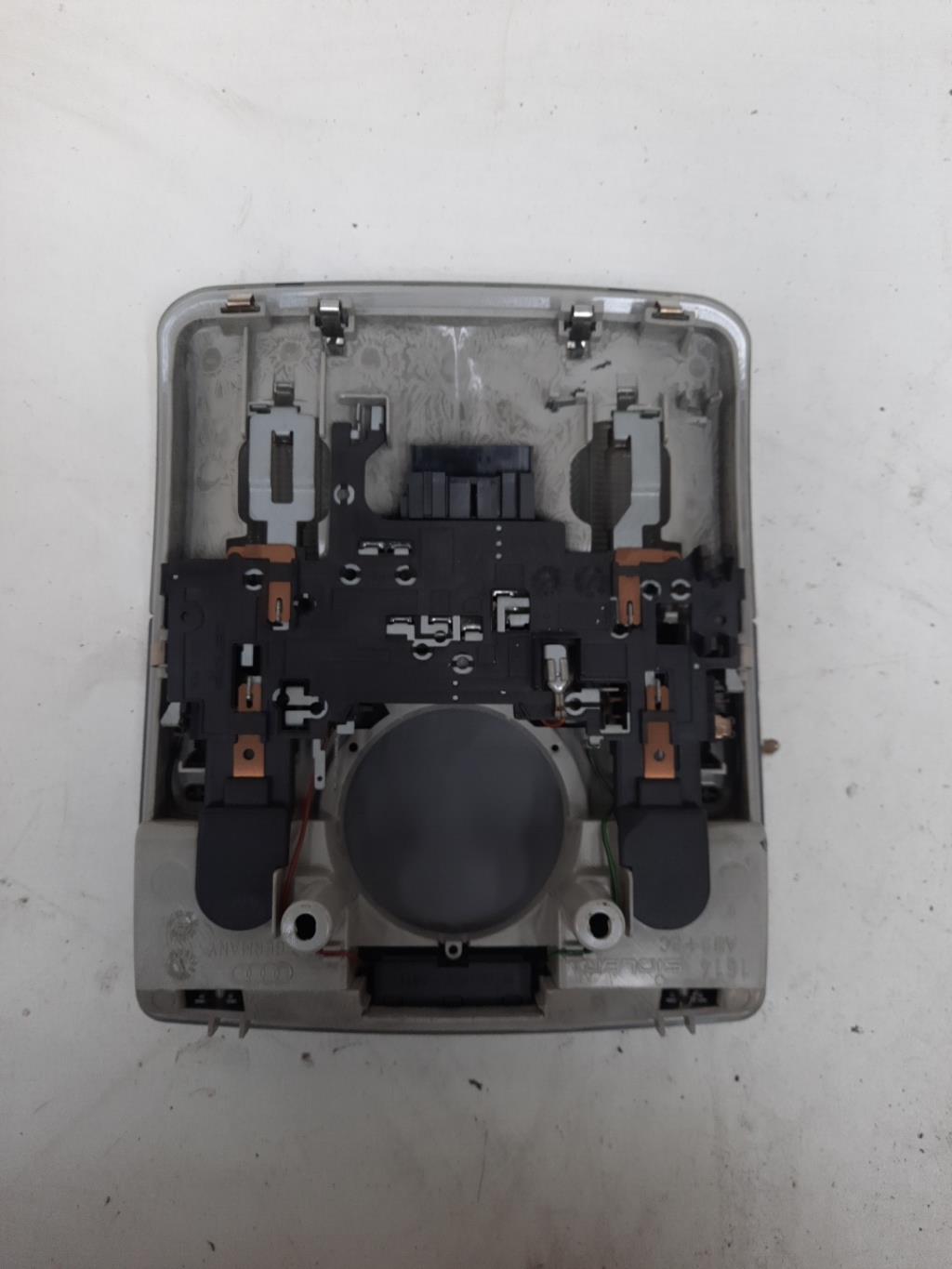 Eclairage de plafonnier AUDI A4 1 PHASE 2 Diesel - 1