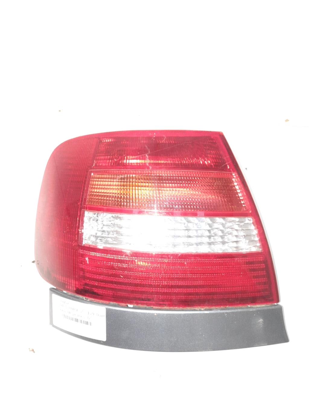 Fanale posteriore principale sinistro (luci) AUDI A4 1 PHASE 2 Diésel - 1