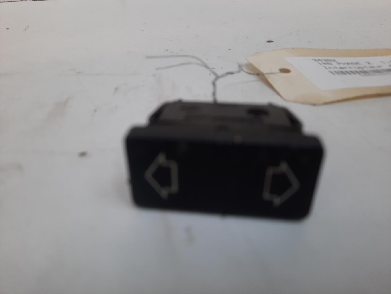 Interruttore lavacristalli anteriore destro PEUGEOT 106 PHASE 2  - 1