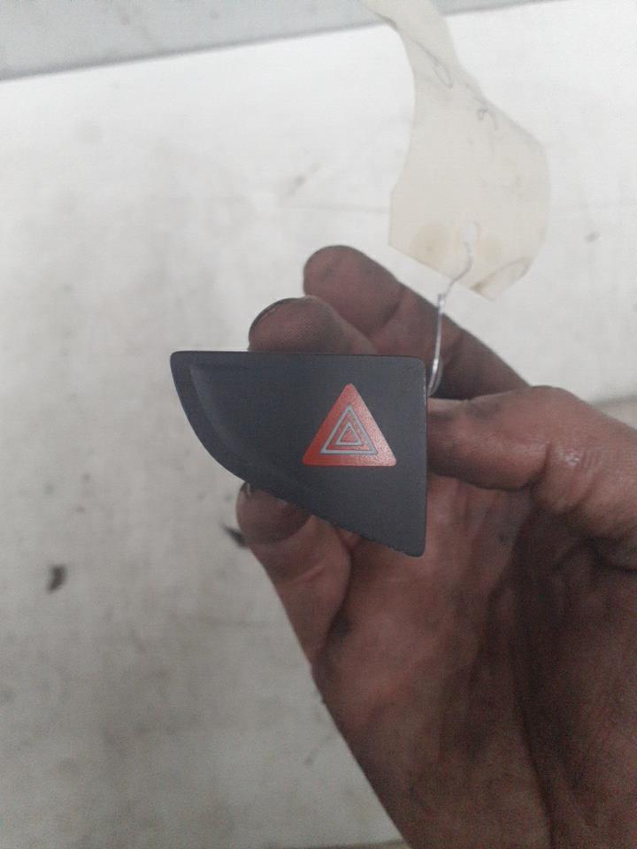 Bouton de warning CITROEN C5 2 Diesel - 1
