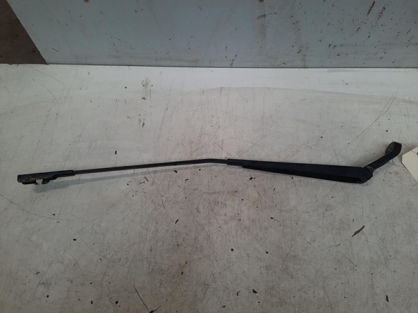 Braccio tergicristallo anteriore destro PEUGEOT 407 PHASE 1 Diésel - 1