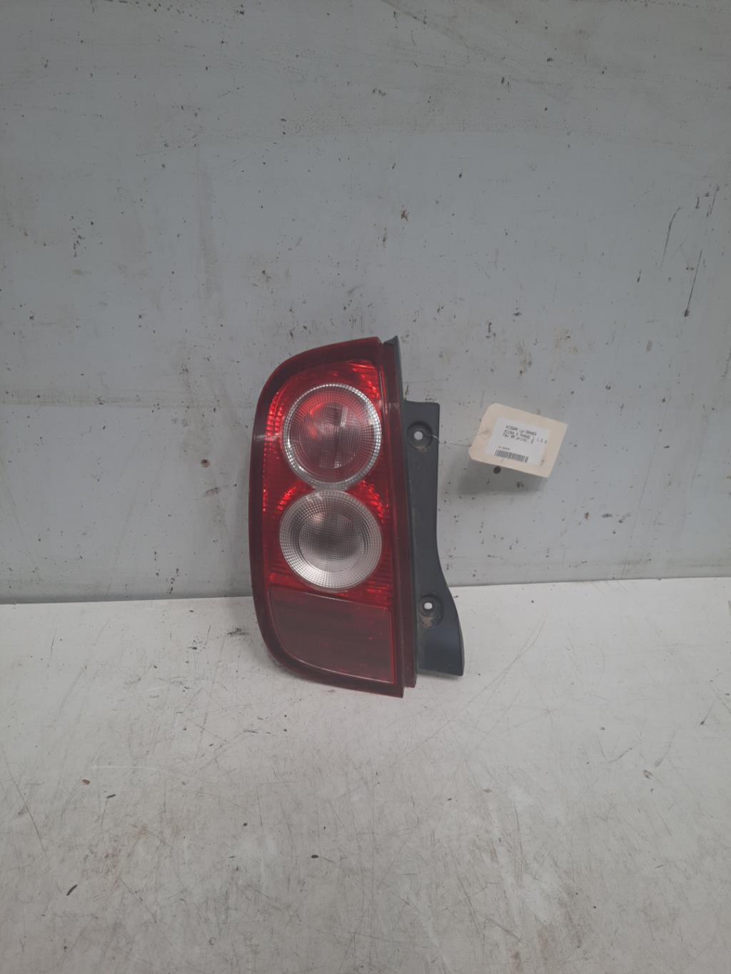Fanale posteriore principale sinistro (luci) NISSAN MICRA 3 PHASE 1 Diésel - 1