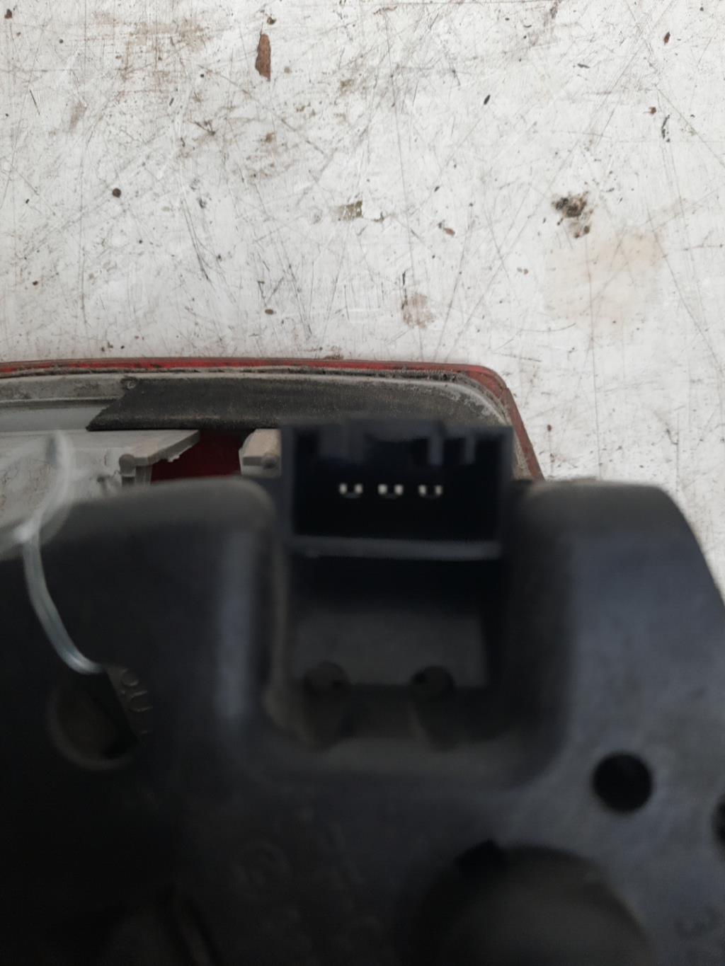 Feu arriere secondaire gauche (feux) BMW SERIE 3 E46 TOURING PHASE 2 BREAK Diesel - 1