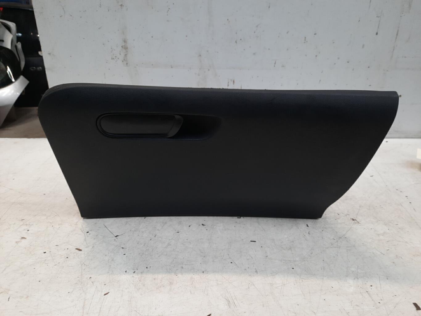 Boite a gants CITROEN C4 2 PHASE 1 Diesel - 1