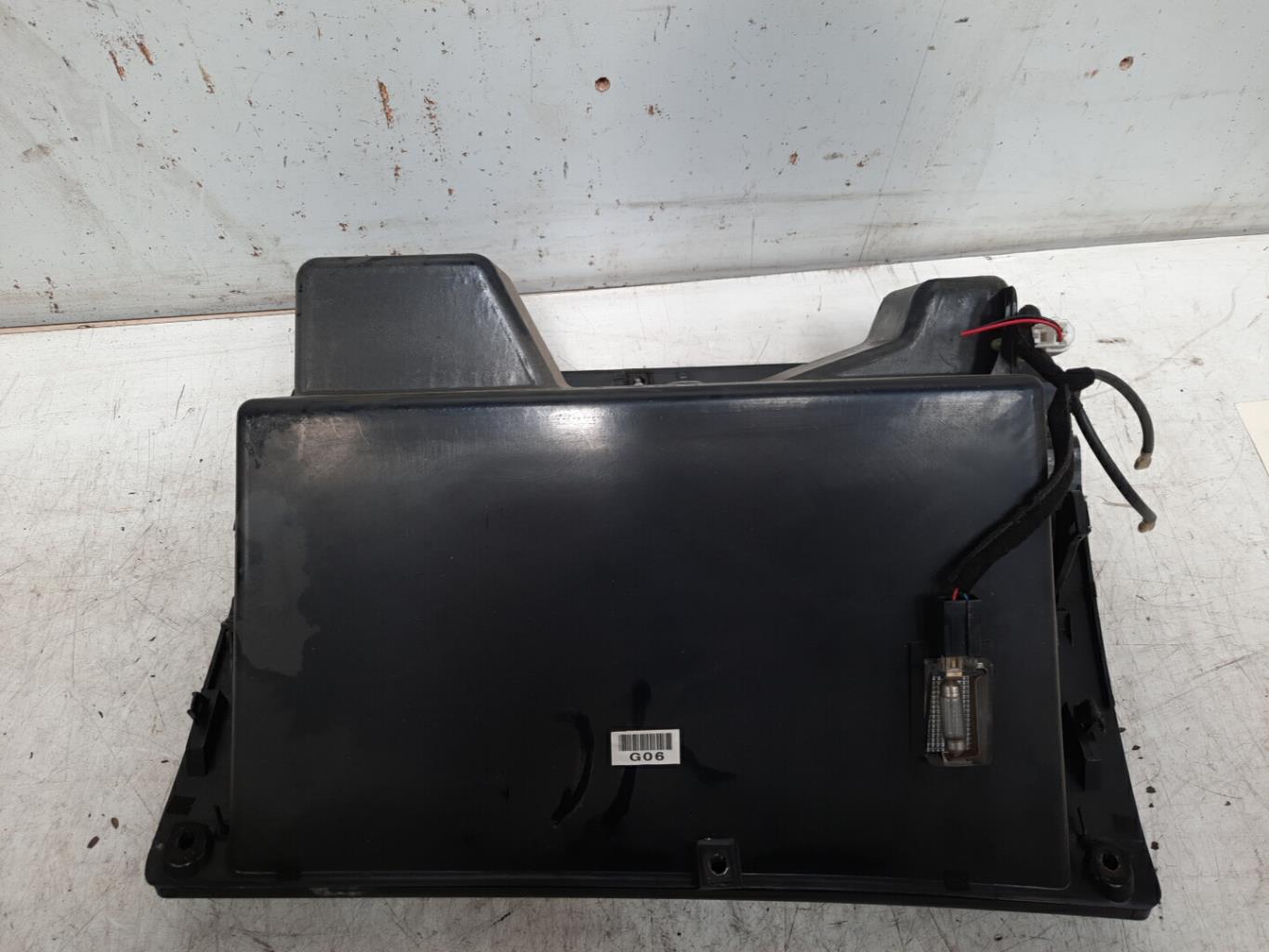 Boite a gants HYUNDAI COUPE 2 PHASE 1 Essence - 1