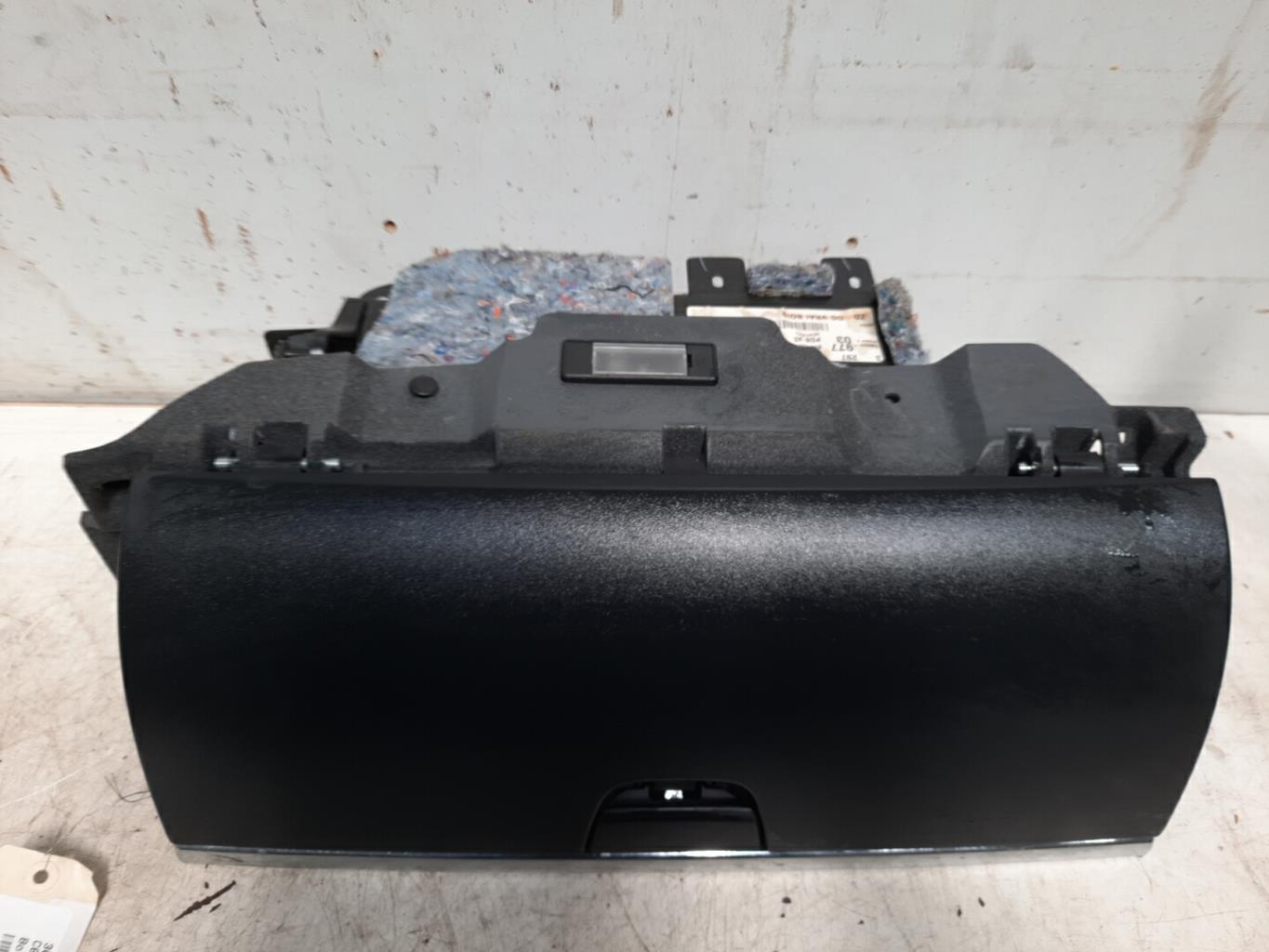 Boite a gants CITROEN C6 Diesel - 1