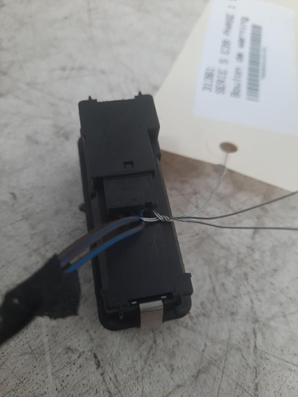 Bouton de warning BMW SERIE 5 E39 PHASE 1 Diesel - 1