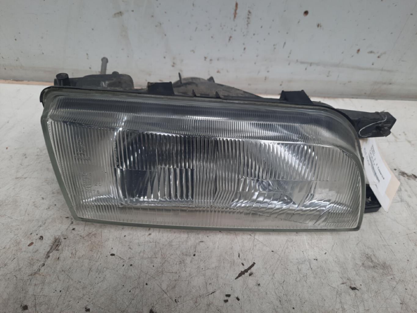 Calandra NISSAN SUNNY 3 Gasolina - 1