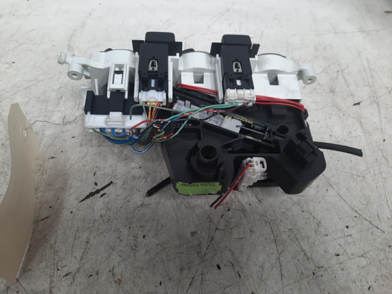 Commande chauffage NISSAN PRIMERA 2 PHASE 1 Essence - 1