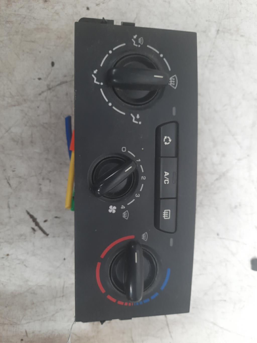 Commande chauffage PEUGEOT 207 PHASE 1 Diesel - 1