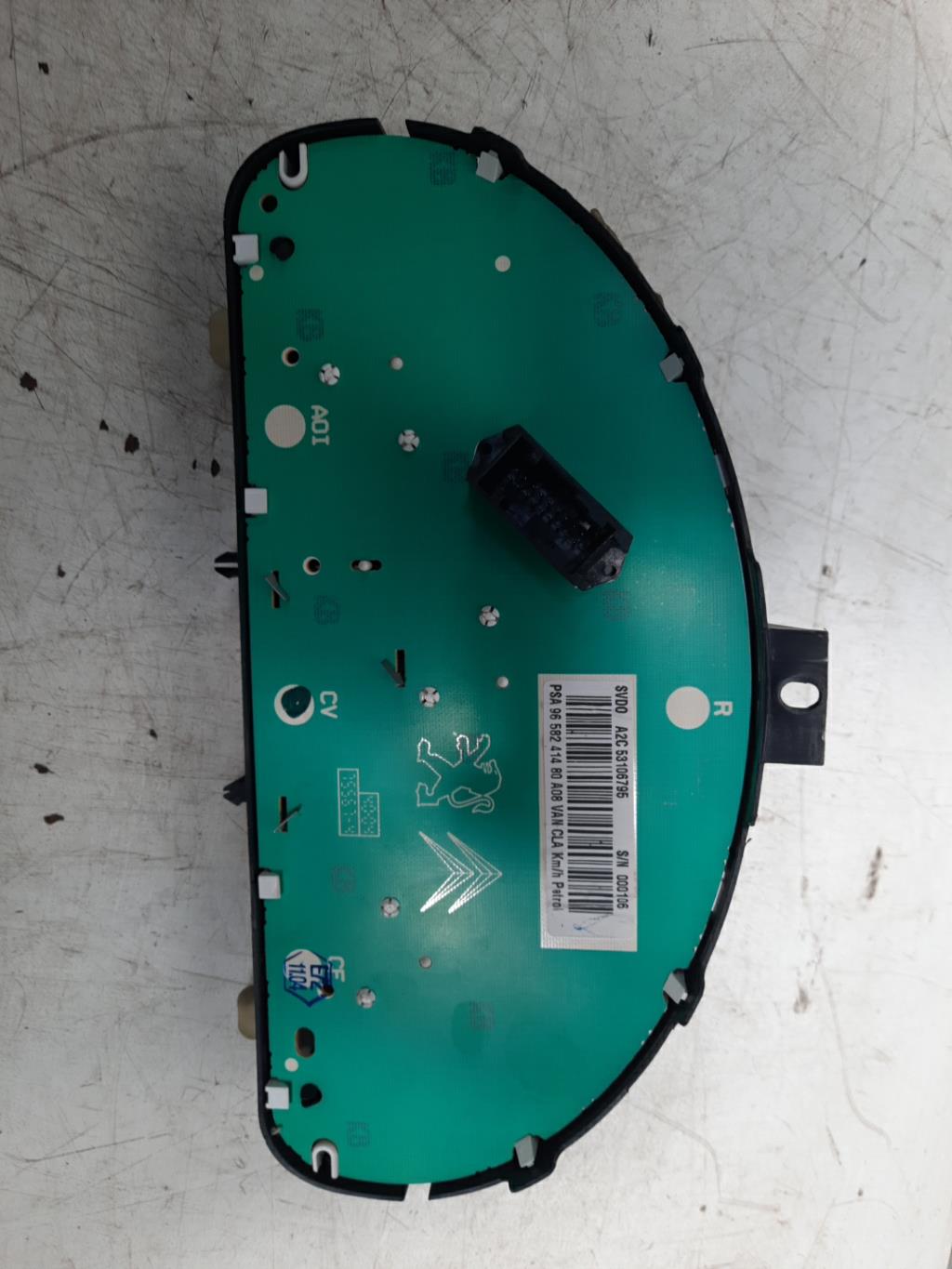 Compteur PEUGEOT 1007 Essence - 1