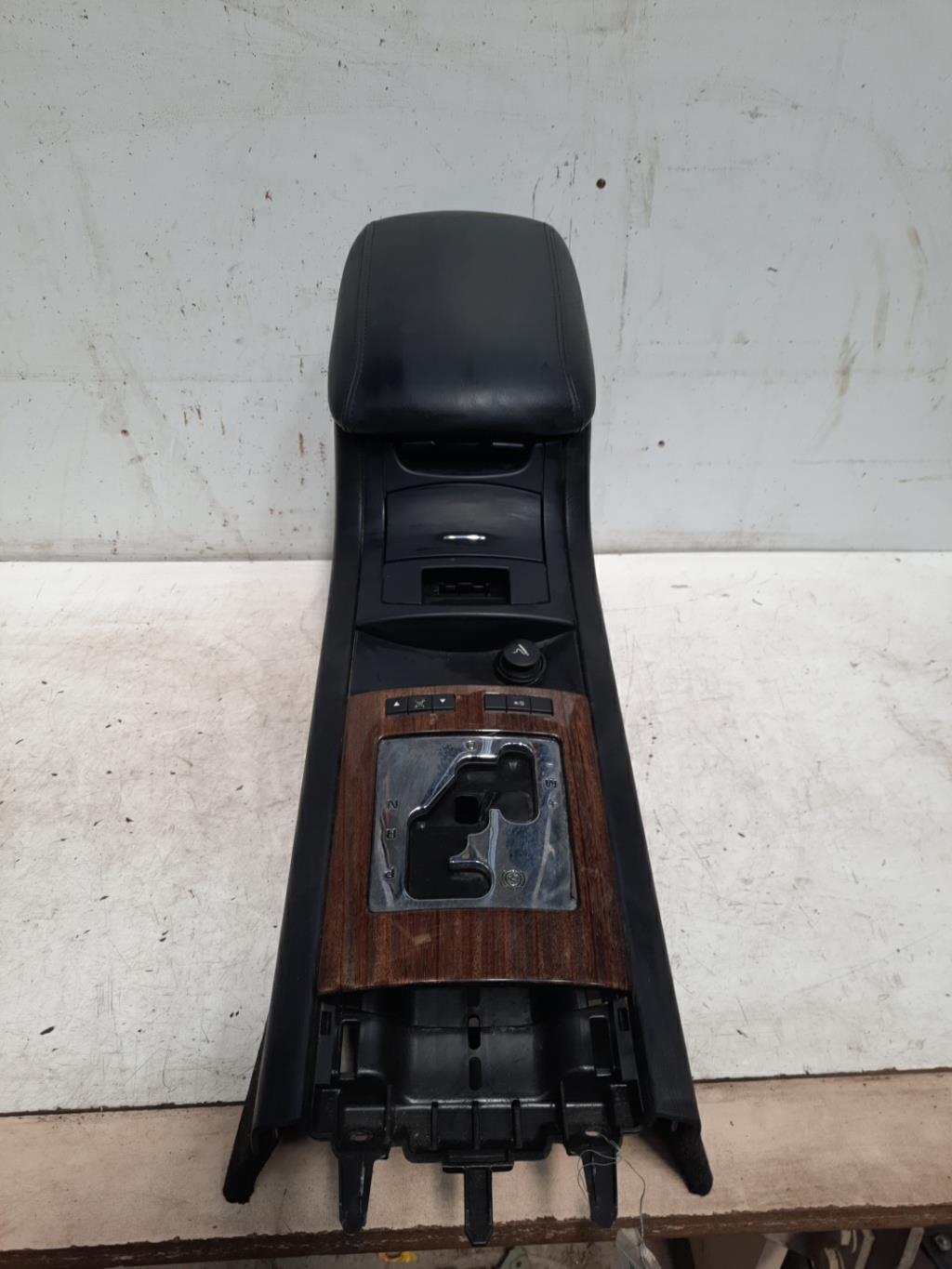 Console central (interieur plastique) CITROEN C6 Diesel - 1