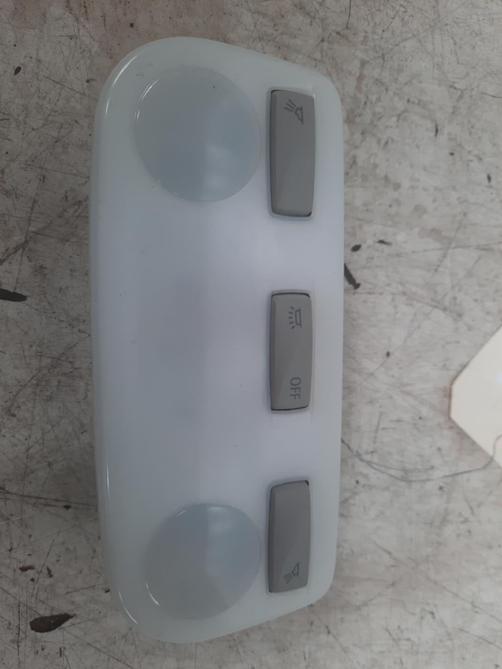 Eclairage de plafonnier RENAULT MEGANE 3 PHASE 2 Diesel - 1