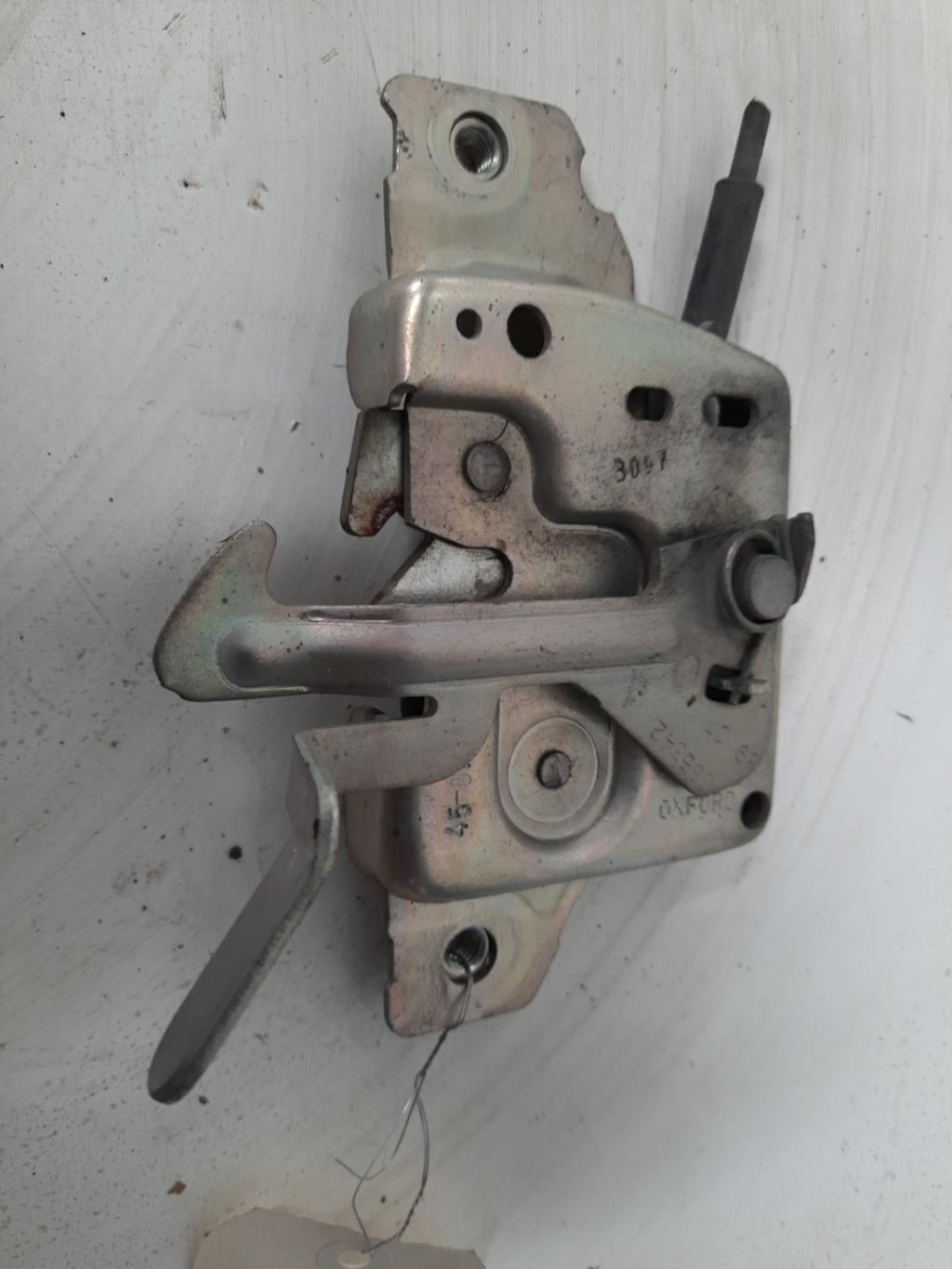 Fermeture de capot RENAULT CLIO 3 PHASE 1 Diesel - 1