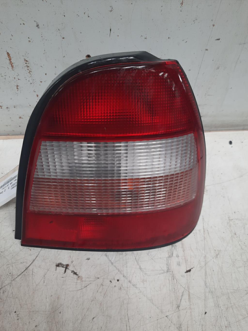 Fanale posteriore principale destro (luci) NISSAN SUNNY 3 Gasolina - 1
