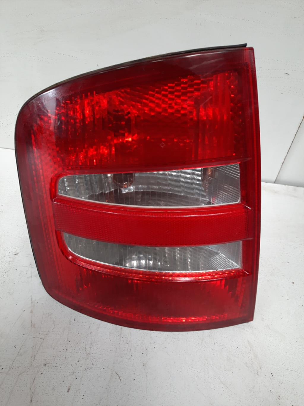 Fanale posteriore principale sinistro (luci) SKODA FABIA 1  - 1
