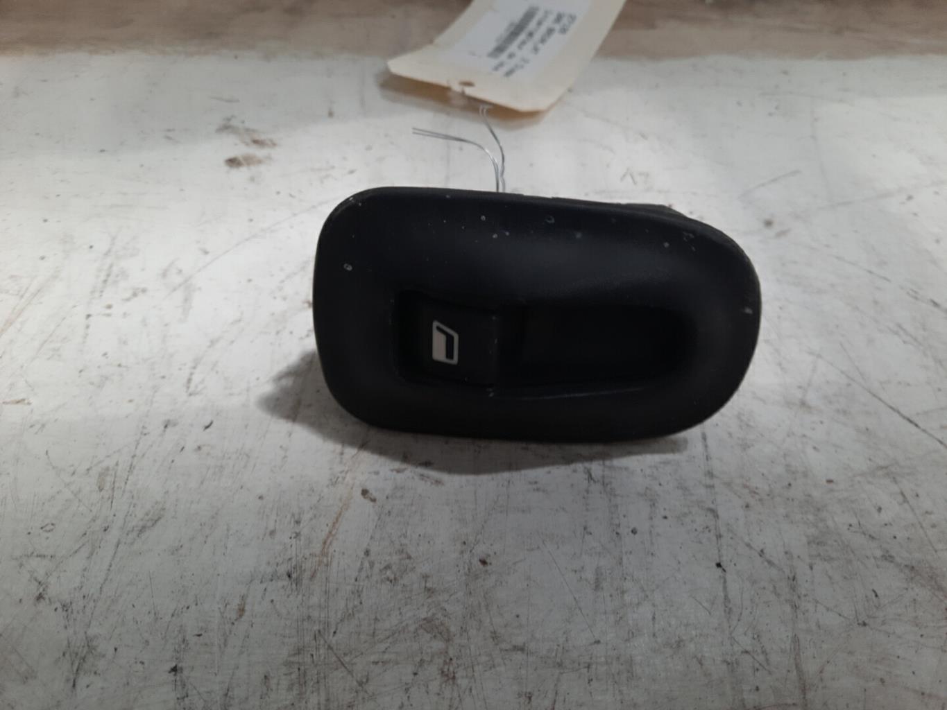 Interruttore lavacristalli anteriore destro PEUGEOT 306 BREAK Diésel - 1