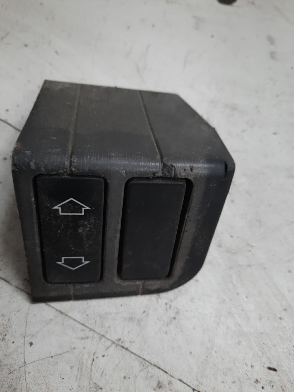 Interruttore lavacristalli anteriore destro PEUGEOT 205 PHASE 2 Diésel - 1